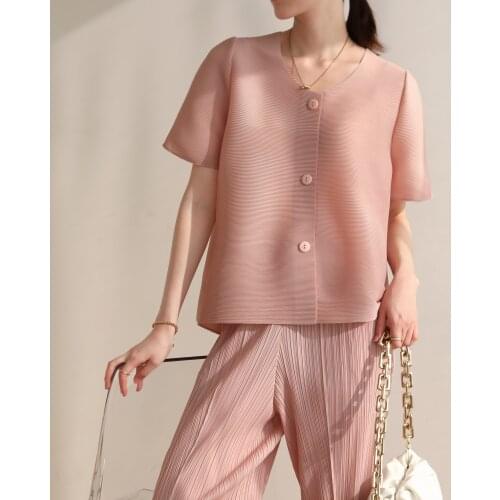 Trendy 2020 Issey Miyake pleated summertime plus-size loose T-shirt Super Shinmei fashion short-sleeved
