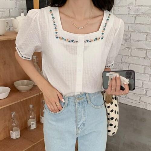 Hzirip Solid Color Square Collar Puff Sleeve Fashion Single Breasted Womens Summer 2021 Design Sense French Gentle Short Top
