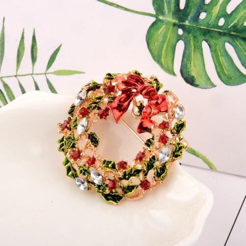 1 PCS Christmas Color Drop Oil And Wreath Brooch Collar Needle Bow Tie Cute Pins Accessories