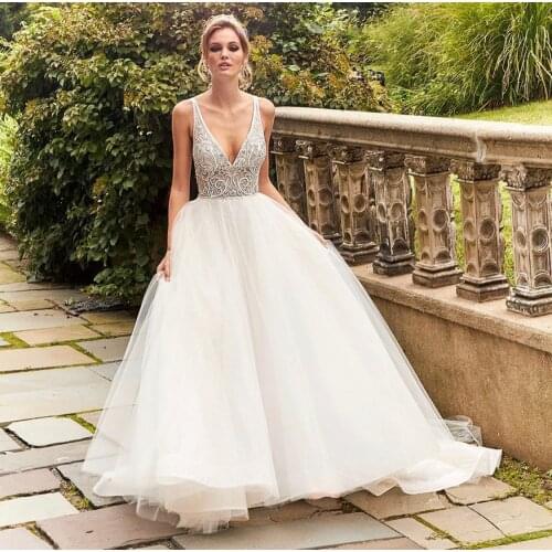 Wedding Dress A-Line V-Neck Tank Lace Appliques Sequined Beads Backless Tulle Floor Length Sweep Train Elegant Bride Gown New