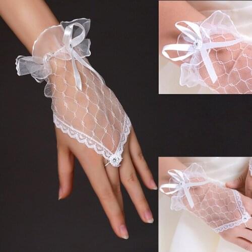 Elegant Beaded Lace Bridal Gloves Short Fingerless Mitten Wedding Bride Supplies Pure White Black Red Color Wedding Accessories