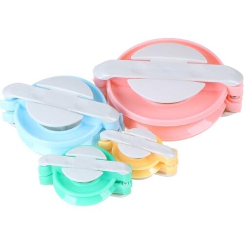 4pcs 4 Sizes Pom Pom Maker Kit DIY Plastic Fluff Ball Weaver Needle Knit Craft Pompon Tool Knitting Tool Sewing