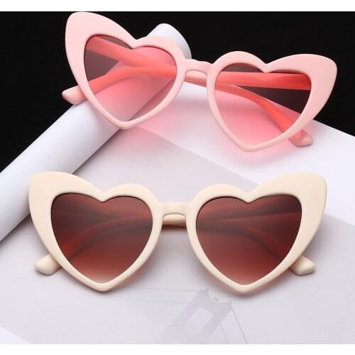 1PC Love Heart Sunglasses Big Frame Personality Sunglass Sexy Retro Cat Eye Vintage SunGlasses UV400 Protection Pink Goggles