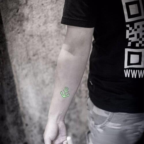 Waterproof Temporary Luminous Tattoo Sticker Skull Hand Anchor Pirate Sign Bone Eye Fist Knife Flash Fake Tatto for Women Men