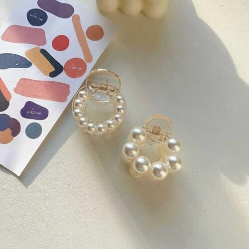 2021 New Hyperbole Pearls Acrylic Hair Claw Clips Makeup Hair Styling Barrettes Headwear for Women Girls Hair Accessories Gifts