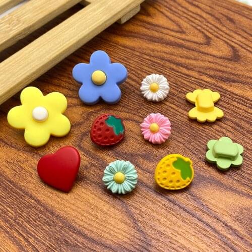 Flower Sewing Buttons for Clothing Colored childrens hand sewn Plastic buckle sewing accessories Diy craft Decorative buttons