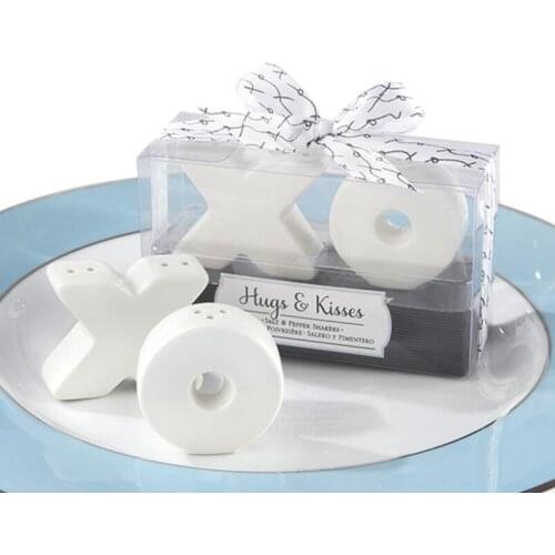 New Ceramic XO hugs and kisses salt and pepper shakers wedding favors bridal shower gifts LX4583