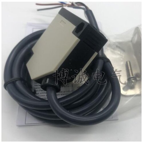 E3JK-R4M1 photoelectric sensor