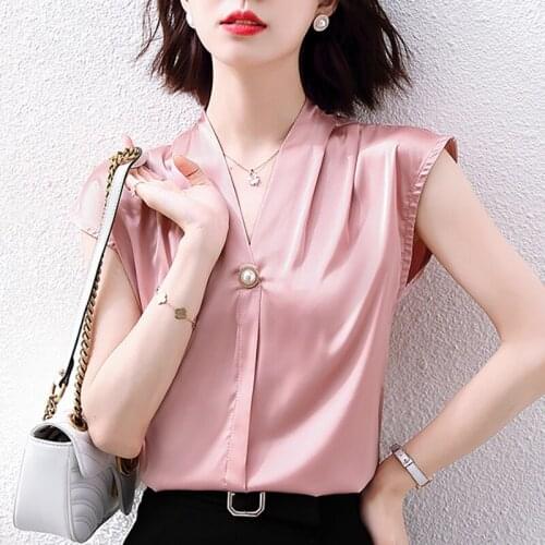 Women Padded Shoulder T-shirts Sleeveless Solid Color V-neck Top Office Lady Pullover 2021 New Fashion Women Elegant Clothes