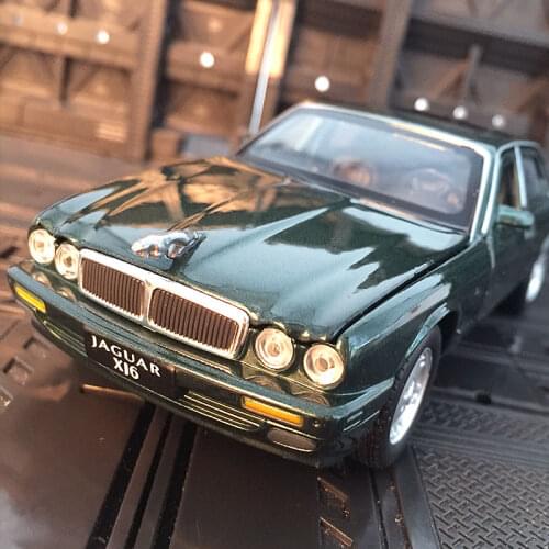 1/32 Jaguar XJ6 Vintage car model Metal material decoration Alloy toy Collection birthday present gift for friend boy children