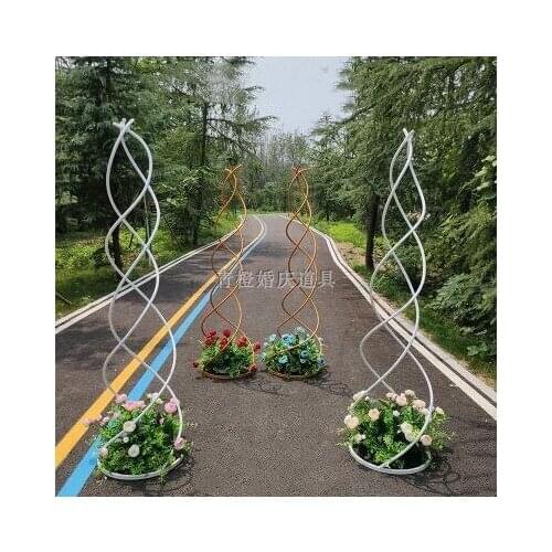 New wedding props: iron art guide frame, wedding T-stage spiral guide, stage decoration, S-shaped geometric Guide