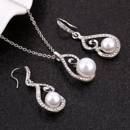 Fashion Simulated Pearl Jewelry Set Silver Plated Earrings Necklace Set Crystal Wedding Accessories Wholesale Silver Jewelry