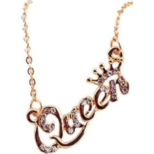 Fashion Crown Queen Necklace for Womens Elegant Female Clavicle Pendant Necklace Romantic Valentines Day Gift