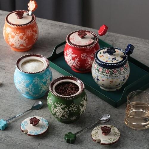 Ceramic Hand Painted Seasoning Bottles Home Spice Jar with Spoon Lid Set Salt and Pepper Shakers Kitchen Condiment Container