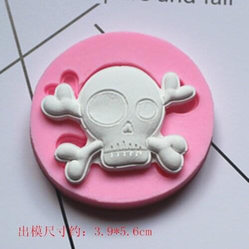 P696Halloween skull mould fragrance plaster cast chocolate rolled sugar mold