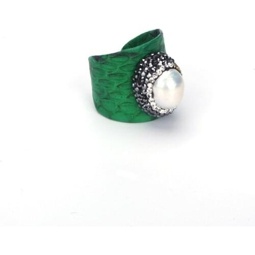 Luxury Jewelry Natural Freshwater Pearl Bead Rhinestone Charm Green Color Real Snake Leather Adjustable Open Ring Cuff Women