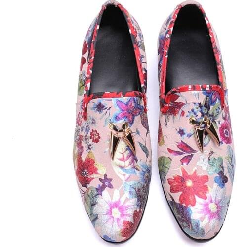 Italian Fashion Genuine Leather Mens Shoes Slip On Flowers Printed Mens Shoes Casual Ivory Studded Men Loafers Zapatillas Hombre