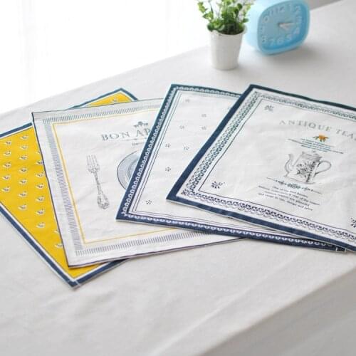 30*32cm Classical Style Placemats Insulation Waterproof and Wear-resistant Placemat for Kitchen Decorations