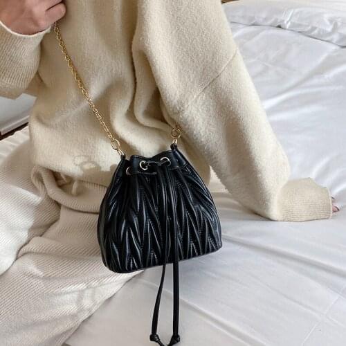 Pleated Womens Crossbody Bag Designer Luxury Shoulder Bags Female Tassel Bucket Handbag High Quality Messenger Bag Chain Tote