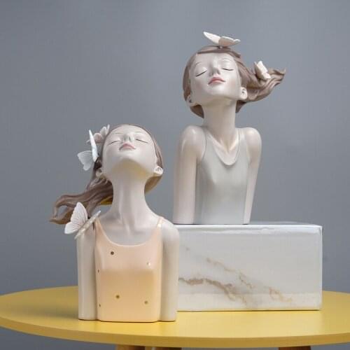 Resin Statue Cute Little Girl Looking Up to the Sky European Style Home Decor Modern Art Character Model Desktop Decoration