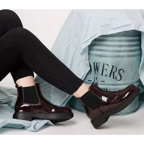 2018 Autumn and Winter New Chelsea Booties Women Brock Flat Martin Boots Ankle Boots Thick with Boots