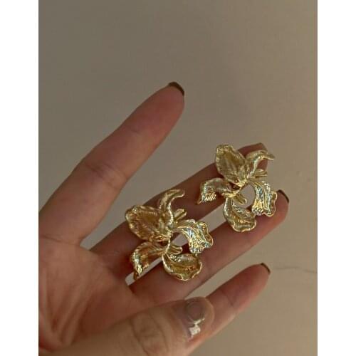 French Flower Metal Earrings for Women Korean Trendy Delicate Retro Stud Earrings Female Fashion Elegant Vintage Ear Studs Gifts