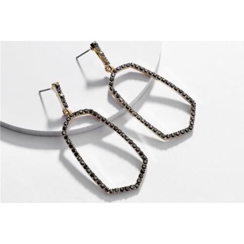 2020 New All Full Crystal Bar Geometric Hollow Out Oval Stud Earring for Girl