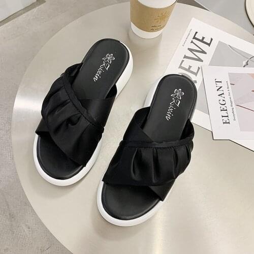 Slippers Womens Summer Outdoor 2021 New Non-slip Increased Thick Bottom One-word Drag Net Red Ins Tide Beach Shoes For Women