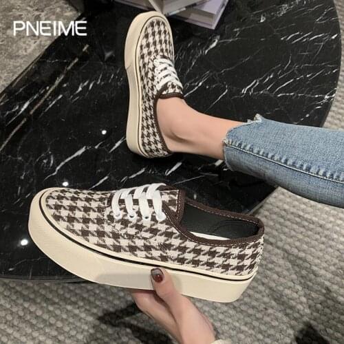 PNEIME New Womens Black and White Plaid Canvas Shoes Womens Wild Design Sense Board Shoes Ins Fashion Casual Light Loafers