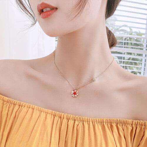 2021 Vintage Ladies Necklace Stainless Steel Rose Gold Jewelry Women Petal Shaped Girl Fashion Pendant Miasol Unique Trend Brand