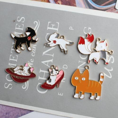 MuhNa 10pcs Animal Pets Enamel Charms Alloy Gold Tone Cute Cats Fox Pendants For DIY Bracelet Earrings Jewelry Making Accessory