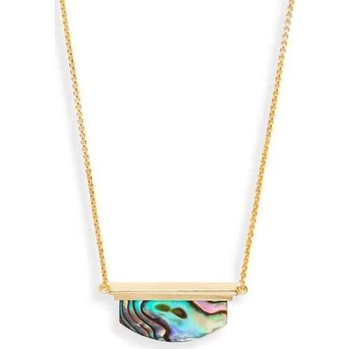 Women Necklace Bohemian Style Shell Necklace Colorful Shell Square Pendant Necklace Sweet Cute Surprise Gift for Girlfriend