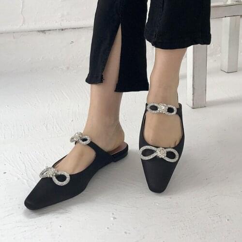 Womens Bag Head Slippers Basic 2021 Summer Silk Shiny Rhinestones Pointed Toe Flats Pearl Slippers Fashion Party Women Shoes