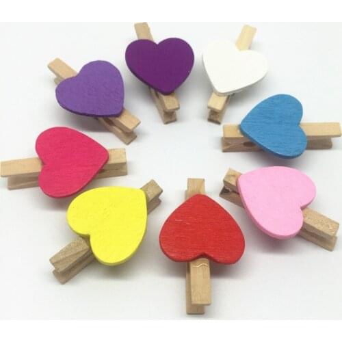 100pcs Colored Hearts On Natural Pegs 30mm Wedding Card Holders Clothespins Clips Table Decorations DIY Crafts 8 Colors