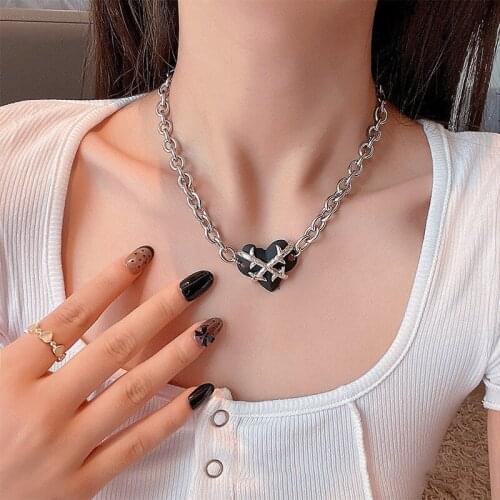 Lifefontier Gothic Thorns Black Love Heart Pendant Necklaces for Women Punk Silver Color Metal Chain Necklace Party Jewelry 2021