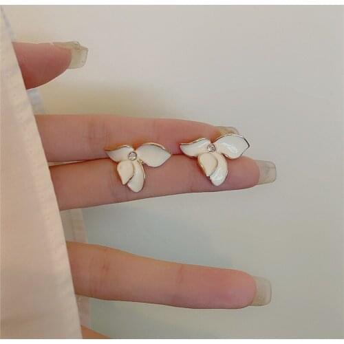 2021 flower earstud new fashion high - class sense earrings clip no piercings for women