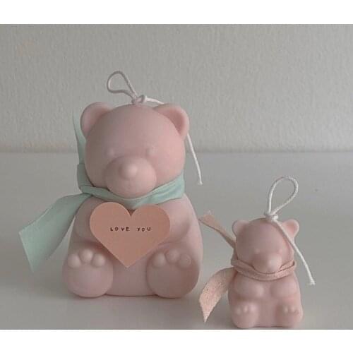 Sit in a position hugging bear ice block silicone mold DIY aromatherapy candle plaster ornament drop glue bear cake abrasive