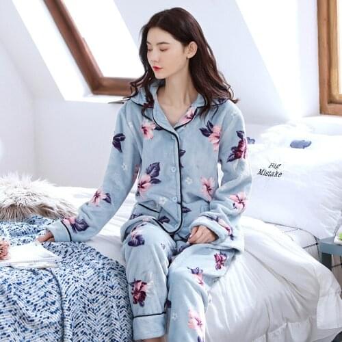 2 Pieces Winter Women Thicken Warm Soft Pajamas Female Flannel Pajamas Set Mujer Long Sleeve Sleepwear for Girls Ladies Pyjamas