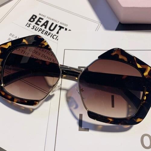 Half-framed glasses sunglasses womens ins 2021 new sunglasses half-frame transparent metal fashion