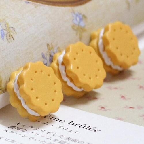 3Pcs Biscuits Design Miniature Food Models Dollhouse Scenery Decor Kids Toy