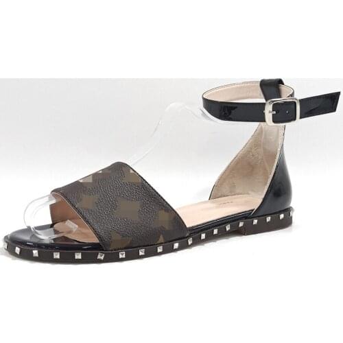 Women luxury design Black Flat Sandals Spring and Summer Fashion Lightweight Comfy Design Genuine Leather Beach Shoes