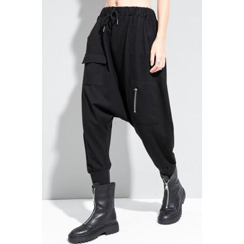 Dark black 2021 spring and Autumn New Street hip hop hanging crotch design