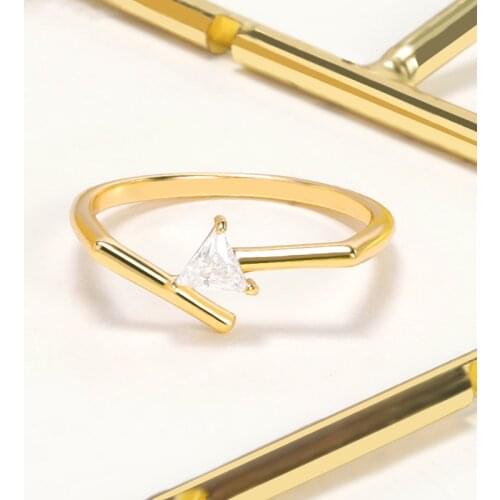 Trend Minimalist Geometrical Line Triangle Zircon Couple Glisten Rings Stainless Steel Finger Ring Women Wedding Jewelry Gift
