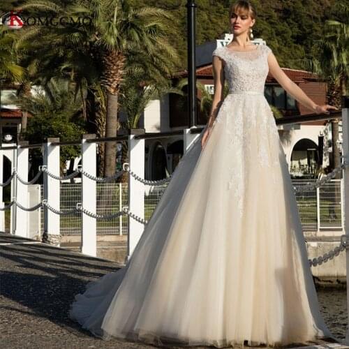High-End Embroidery Appliques Tulle Cap Sleeve Bridal Ball Gown 2021 New Arrival Button Back Court Train O-Neck Wedding Dress