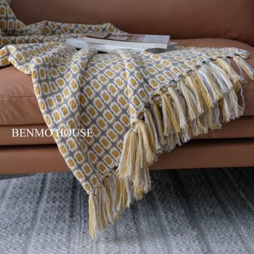 American Little Daisy Crochet Knitted Carpet Sofa Home Bed Tail Blanket Blanket Blanket Line Blanket Yellow Small Square Towel