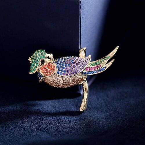 OKILY Beautifully Colorful Rhinestone Woodpecker Brooch for Men Costume Jewelry Fashion Sparkle Zircon Bird Pin and Brooches