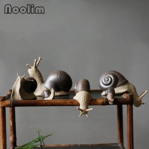 Ceramic Handmade Snail Ornaments Mini Tea Pet Coarse Pottery Retro Creative Animal Figurine Home Teahouse Decor Crafts