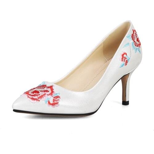 Spring 2019 new high heel with embroidery womens shoes pointed 33 - shallow mouth size of 46 yards single shoes