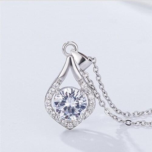 New Simple Water Drop Four Claw Crystal Pendant Exquisite Charm Womens Inlay Zircon Necklace Charm Womens Nightclub Jewelry