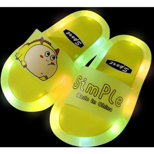 2021 Footwear Luminous Jelly Girls Slippers PVC Non-slip Beach Sandals Kids Dancing Bathroom Shoes Summer Childrens LED Slipper